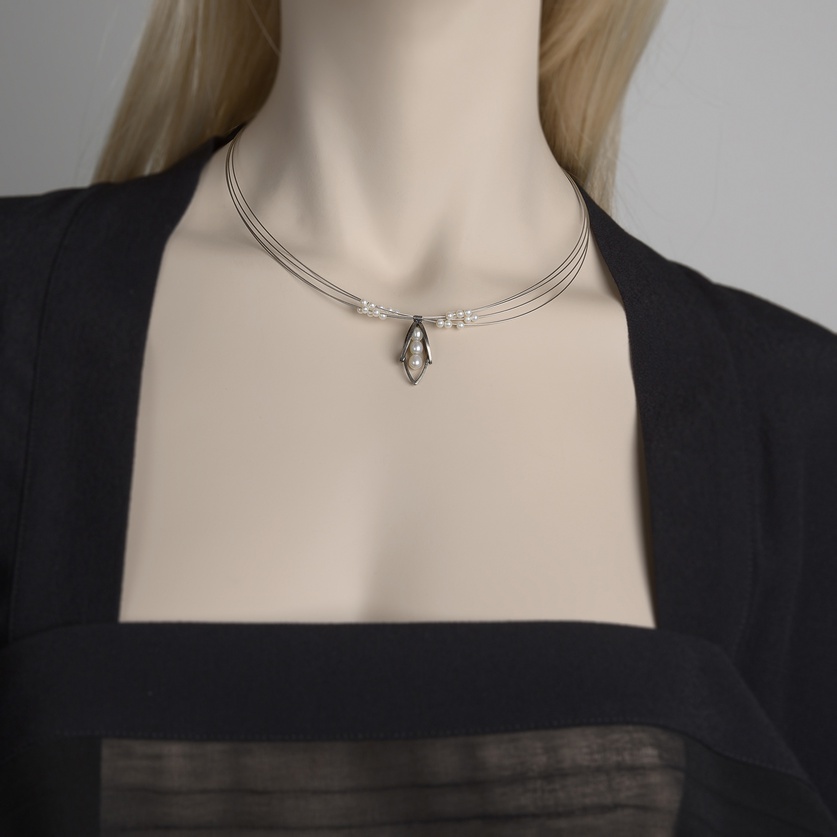 Fine silver necklace with pearls
