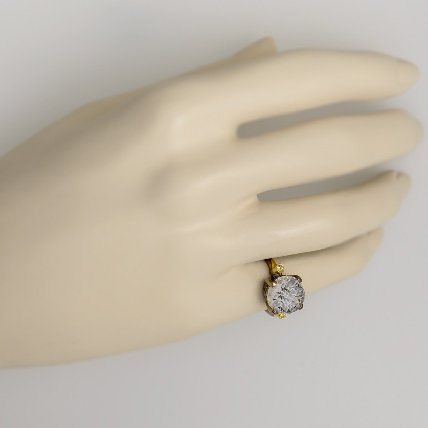 Δαχτυλίδι σε ασήμι και χρυσό με εγχάρακτο χαλαζία λευκά topaz