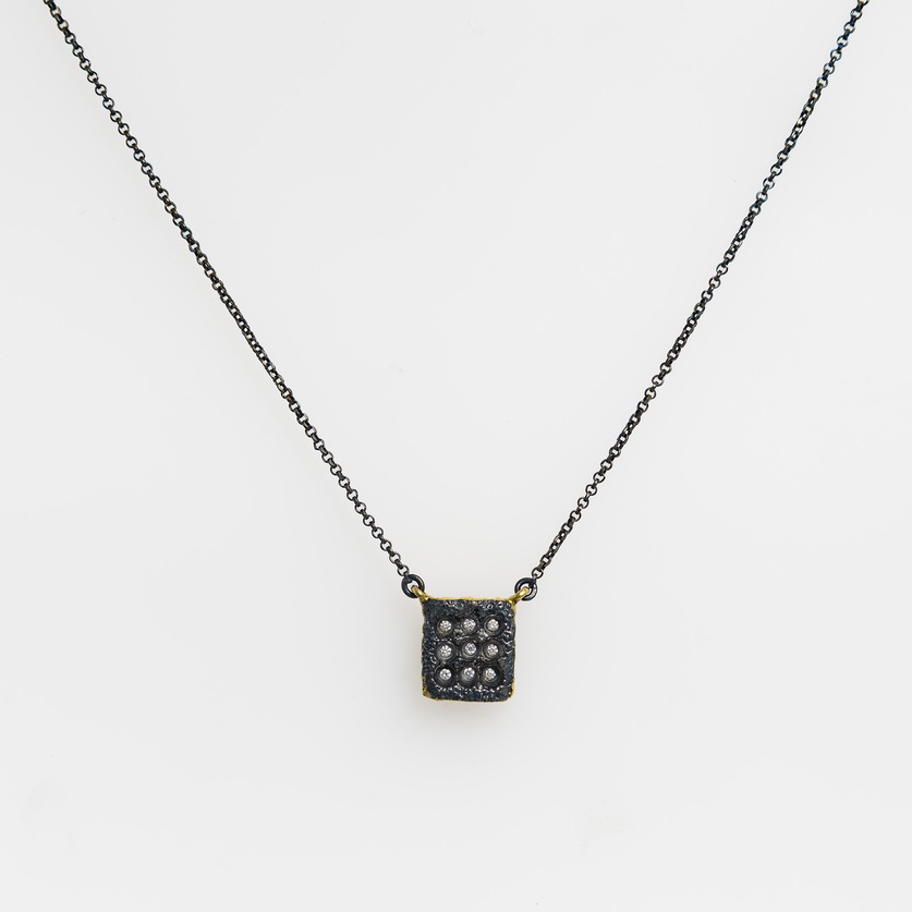 Delicate Necklace with Brilliant-Cut Diamonds