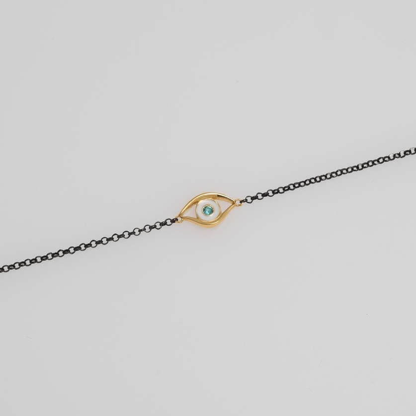 Bracelet “eye” with emerald