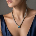 Εξαιρετικό κολιέ με μπλε topaz & πλεκτό ατσάλινο κορδόνι