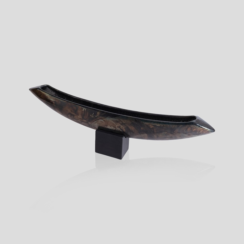 Exceptional black ceramic keel