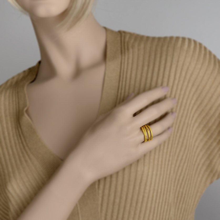 Όμορφο χρυσό δαχτυλίδι σε τεχνική chenier