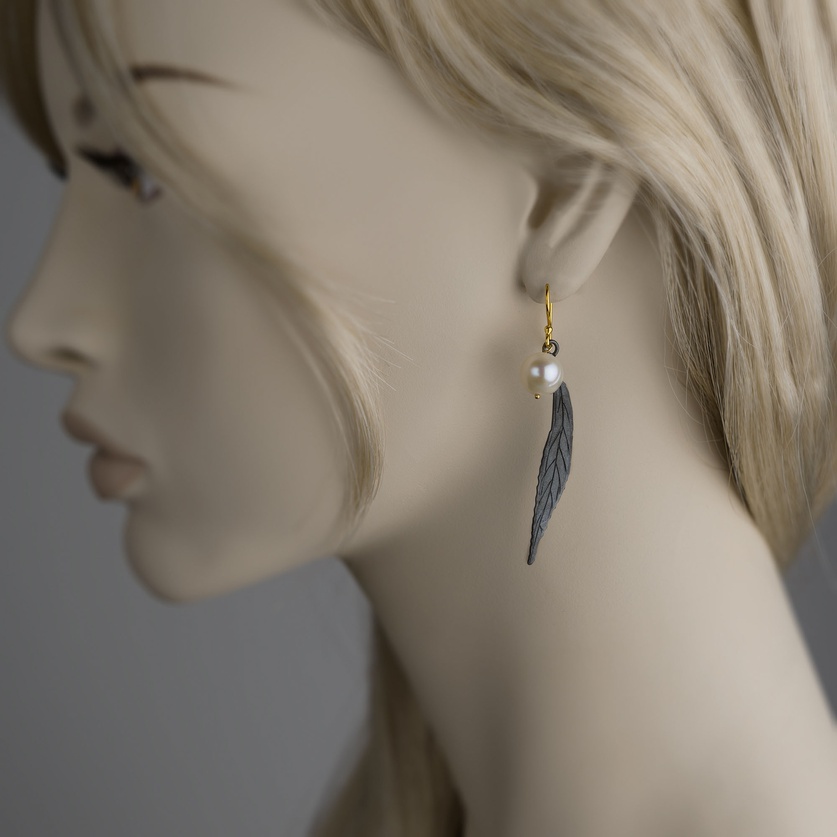Earrings "leaves" in silver and gold with pearl