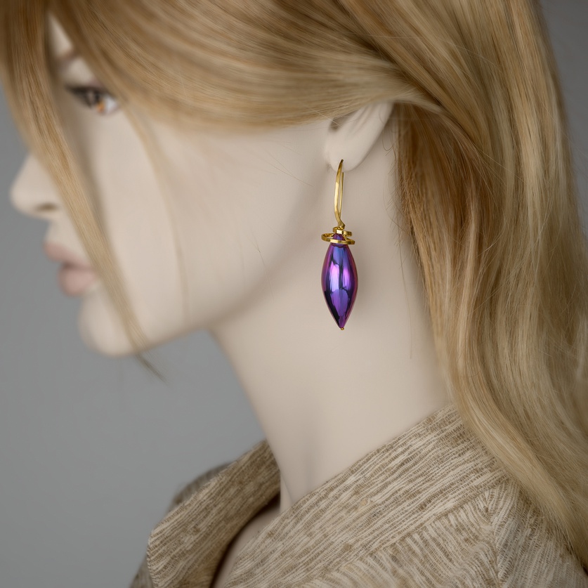Stunning purple titanium earrings with gold