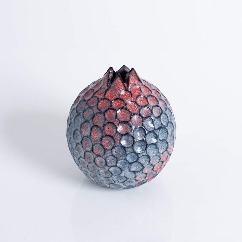 Indented pomegranate