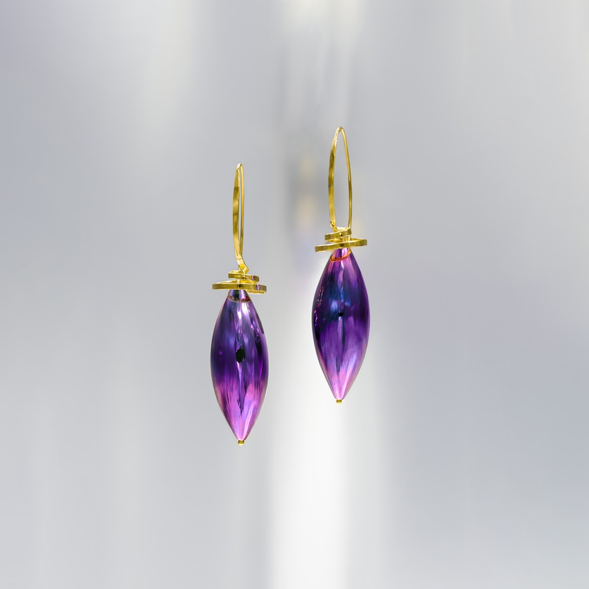 Stunning purple titanium earrings with gold