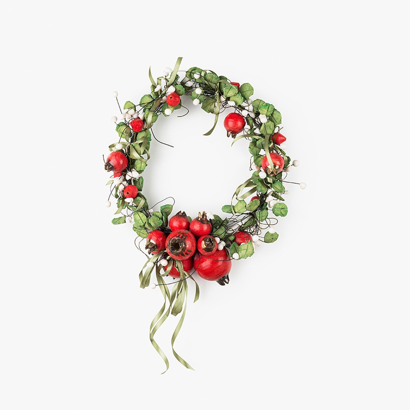 Ceramic wreath with pomegranates