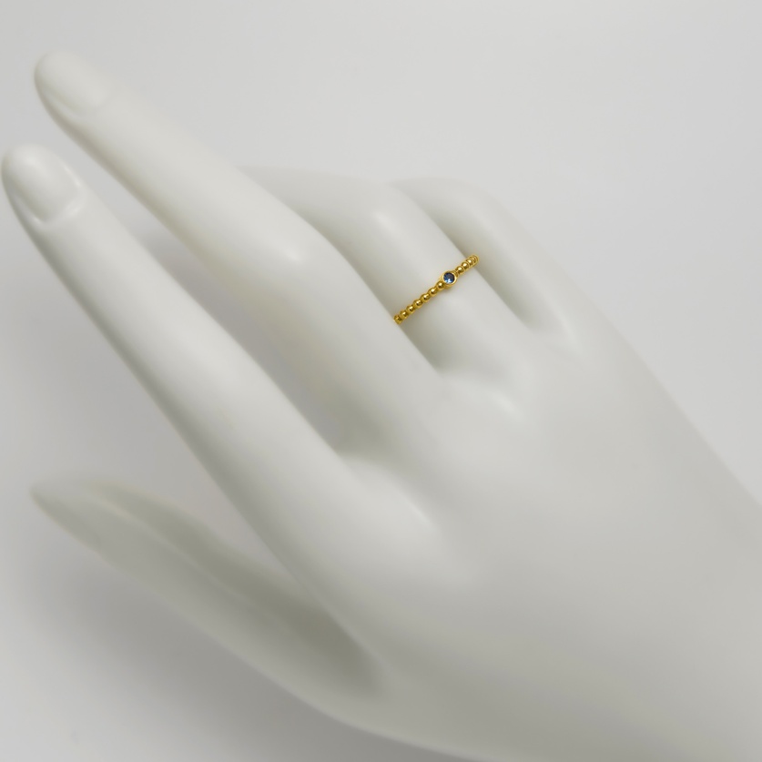 Διακριτικό δαχτυλίδι από ροζ χρυσό με ζαφείρι
