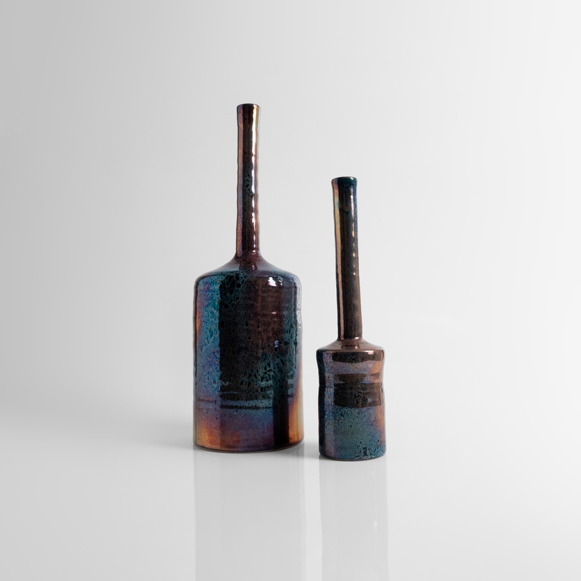 Vase with an iridescent surface (small size)