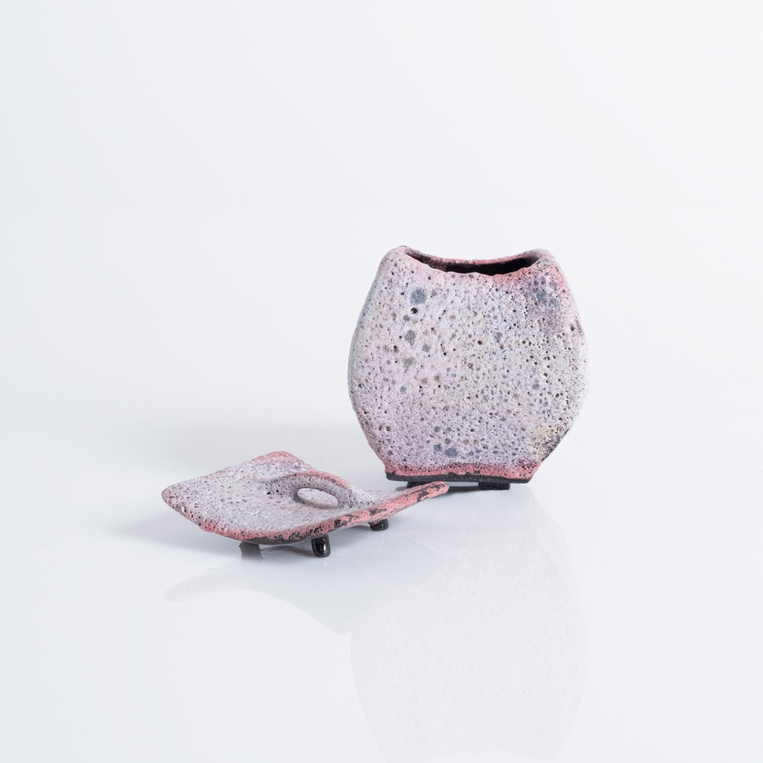 White and pink ceramic box