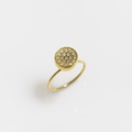 Impressive round ring in gold and diamonds