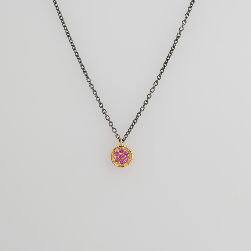 Necklace with pink sapphires