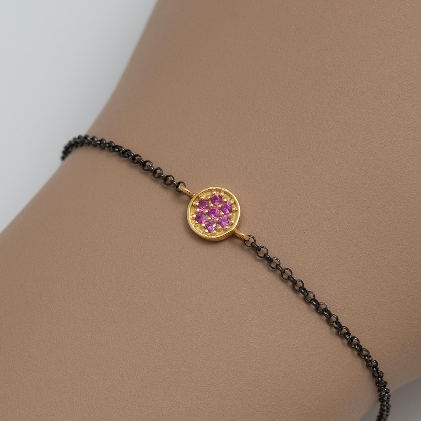 Bracelet with pink emeralds