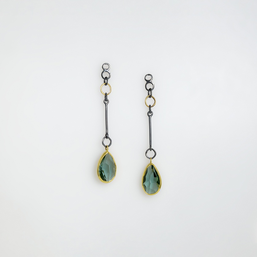 Long earrings with green amethyst in silver & gold
