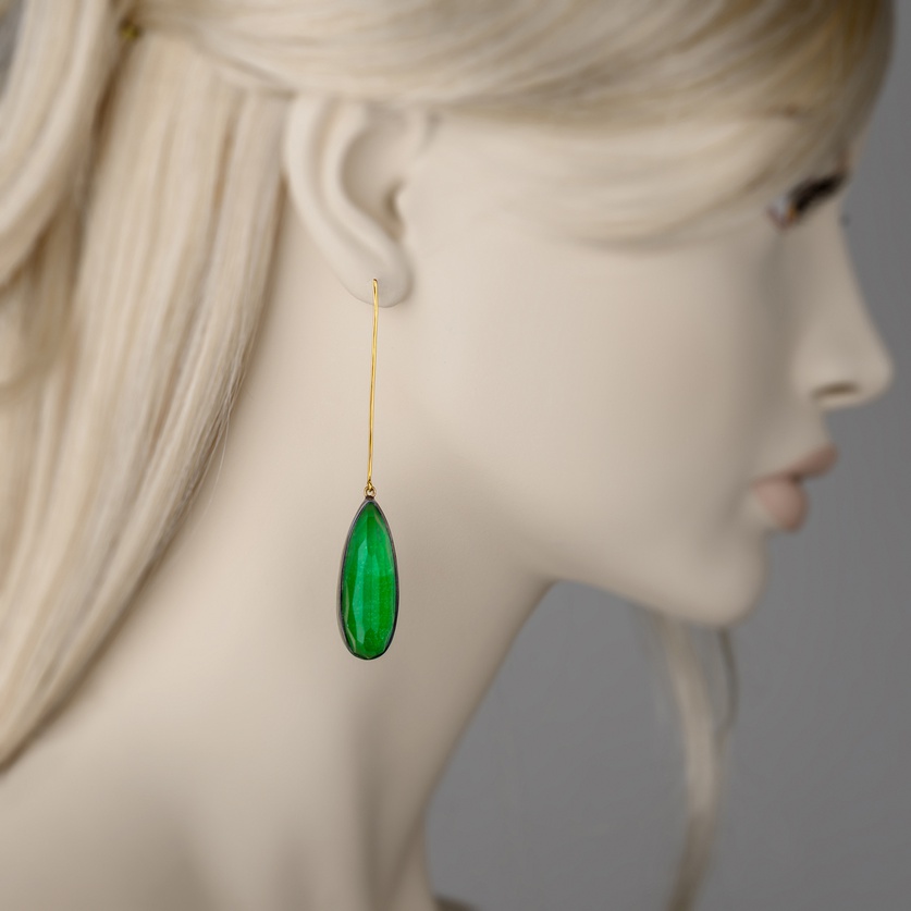 Awe-inspiring gold earrings with quartz & jade doublet stone