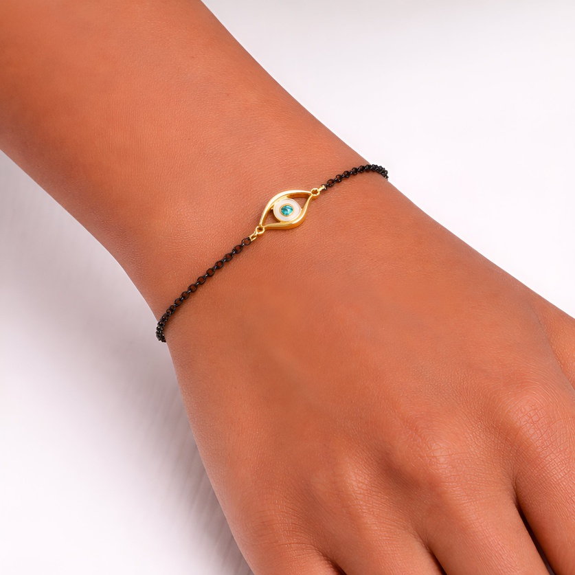 Bracelet “eye” with emerald