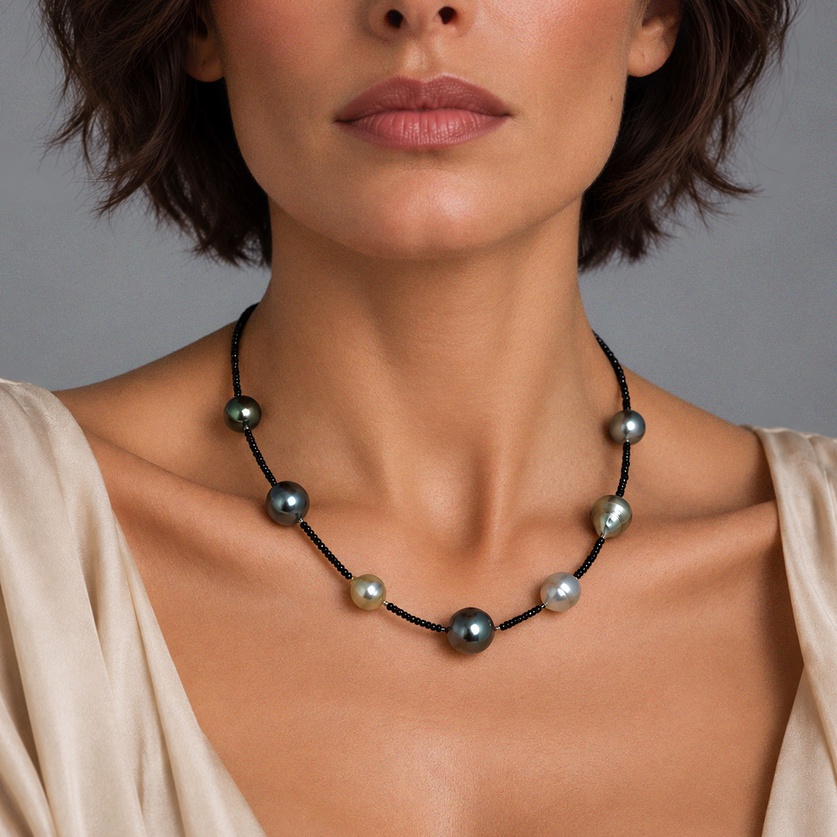 Elegant Necklace With Tahitian Pearls & Spinel