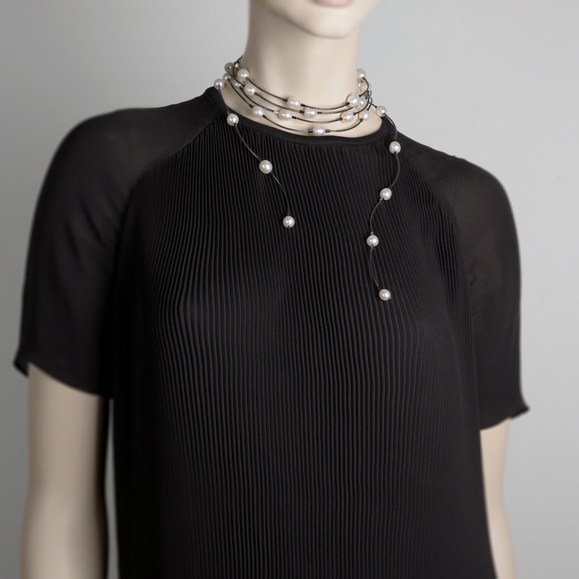 Sophisticated long silver necklace with pearls