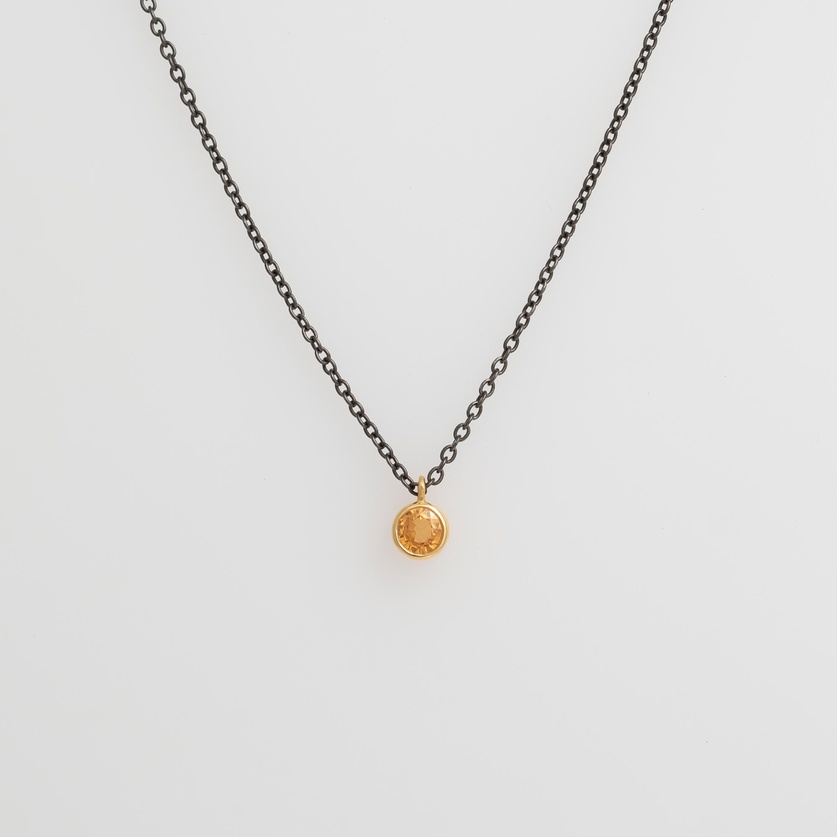 Necklace with yellow sapphire