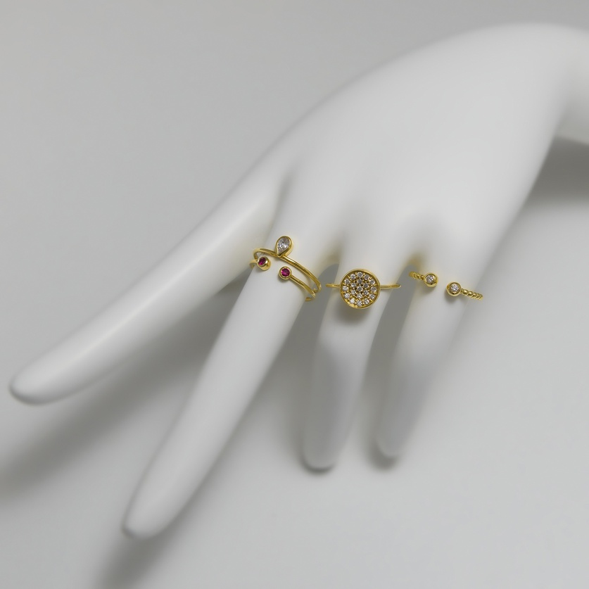 Δαχτυλίδι "στέμμα" σε χρυσό, με διαμάντι και ρουμπίνια