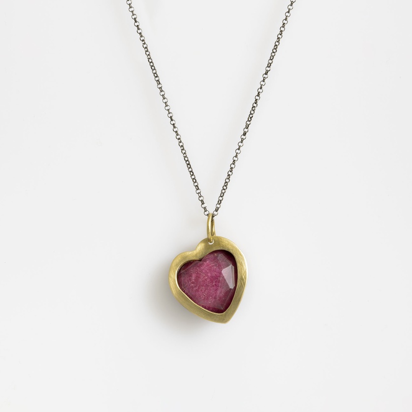 Heart-shaped pendant in silver & gold with ruby doublet