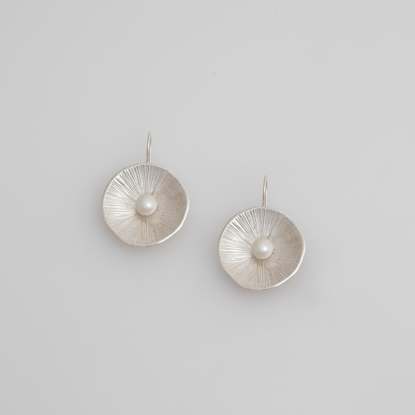 Elegant silver pearl earrings