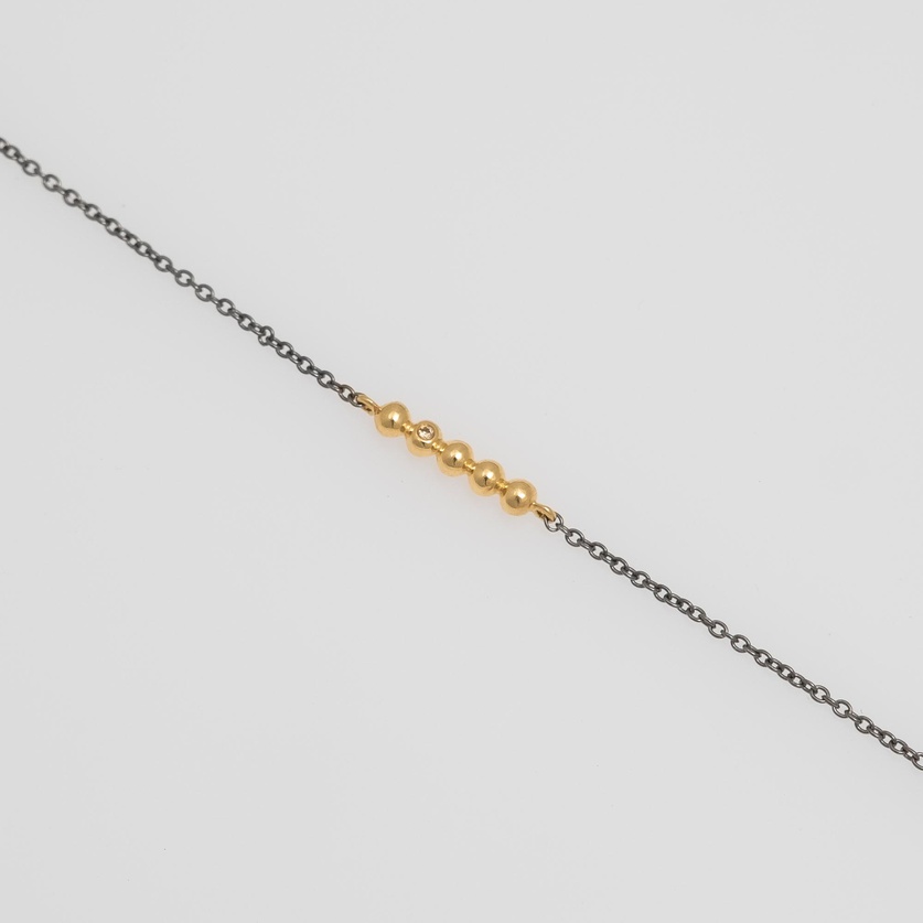Bracelet with brown diamond