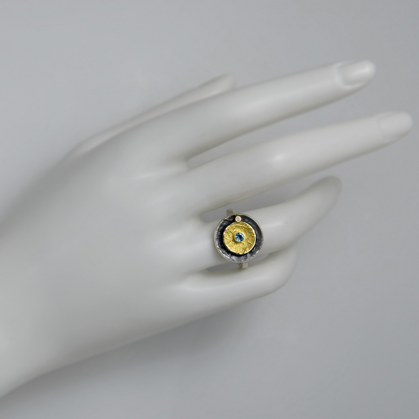 Στρογγυλό ασημένιο δαχτυλίδι με χρυσό, aquamarine και διαμάντι