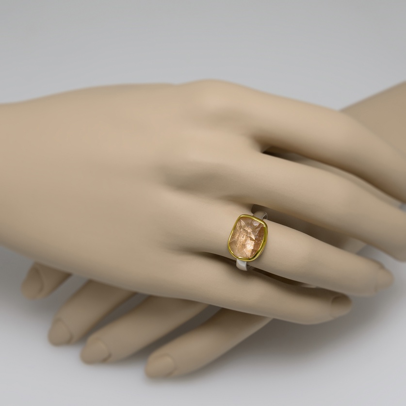 Δαχτυλίδι με μοργκανίτη σε ασήμι και χρυσό