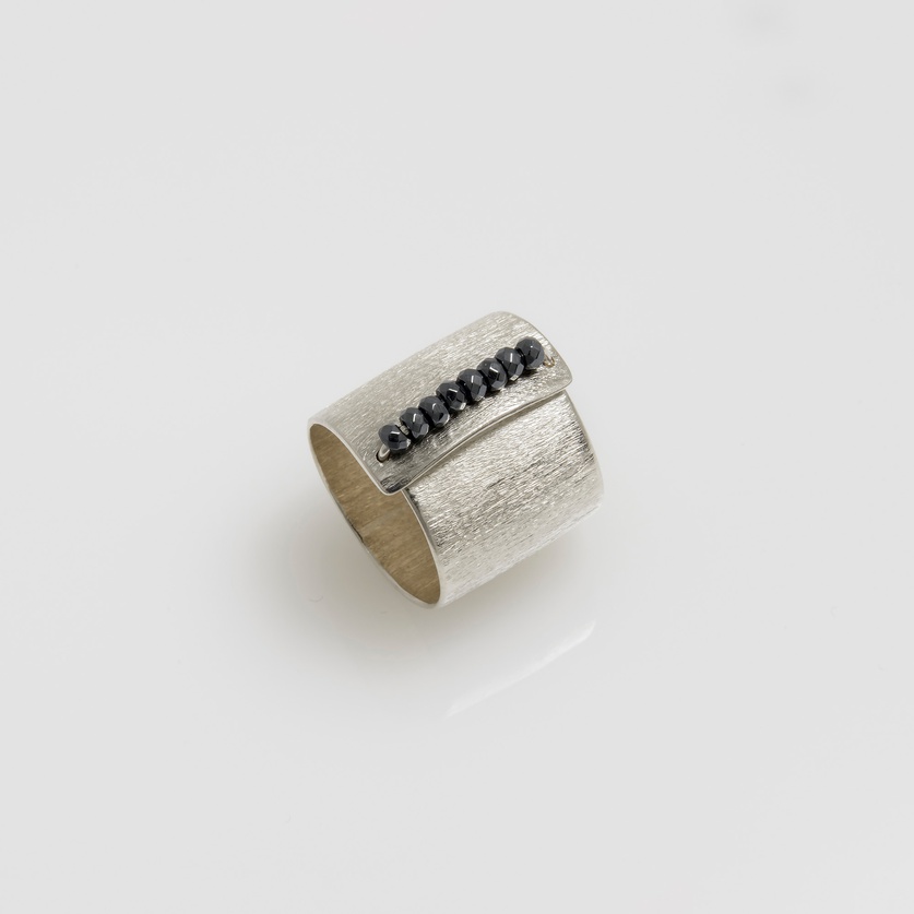 Modern style silver ring with hematites