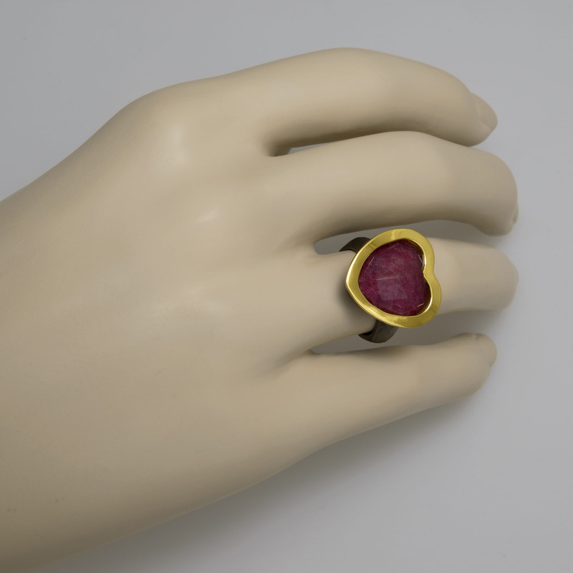 Heart-shaped ring in silver and gold with doublet ruby stone