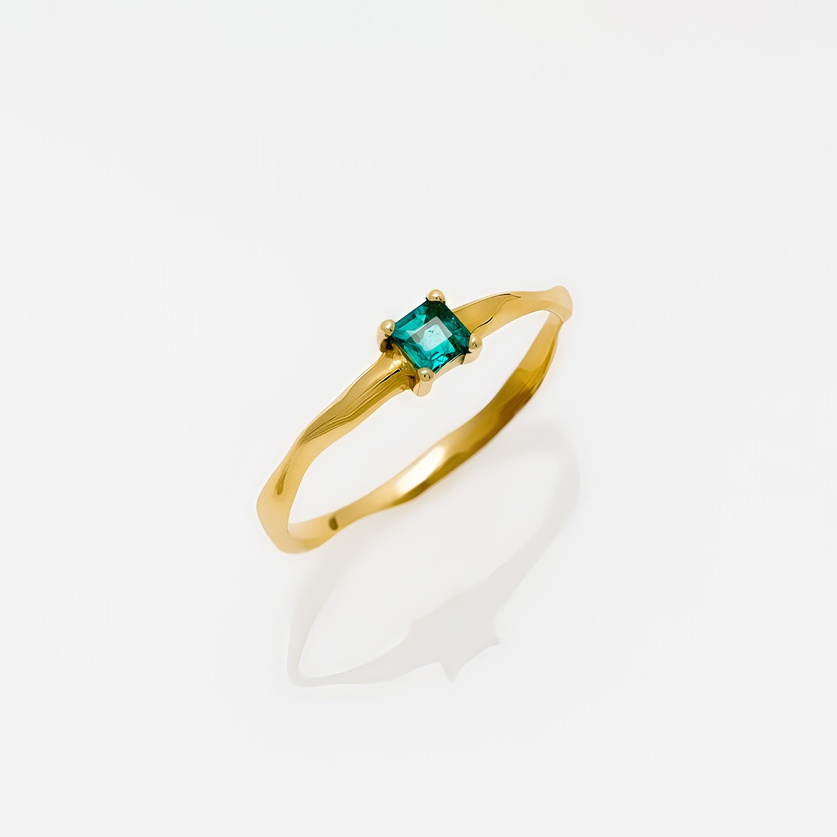 Gold Engagement Ring With Emerald