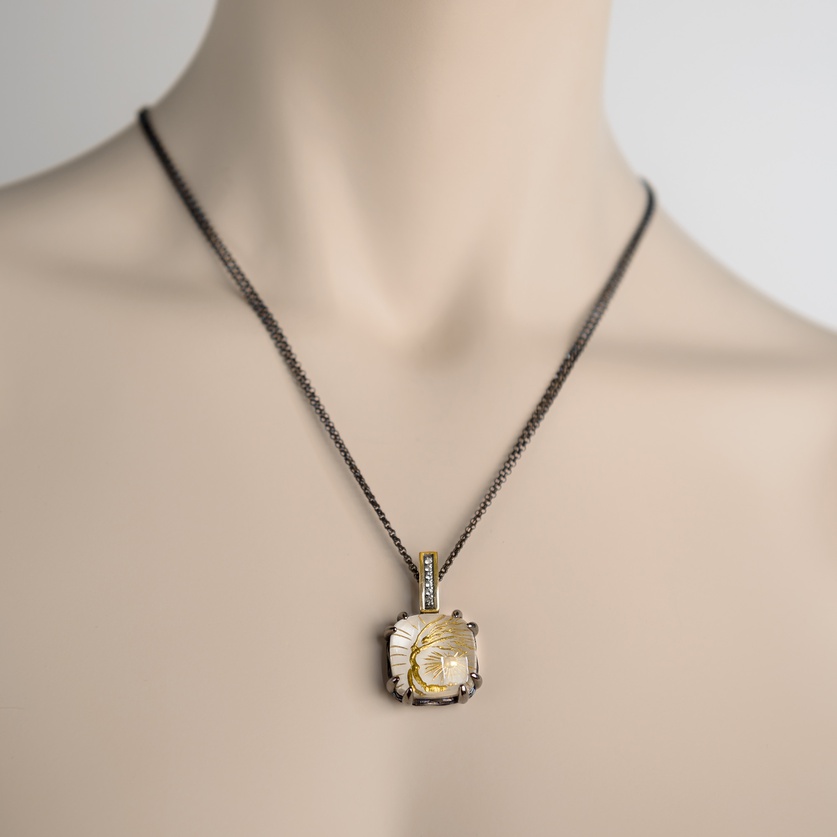 "Sun" silver and gold necklace with engraved quartz and topaz